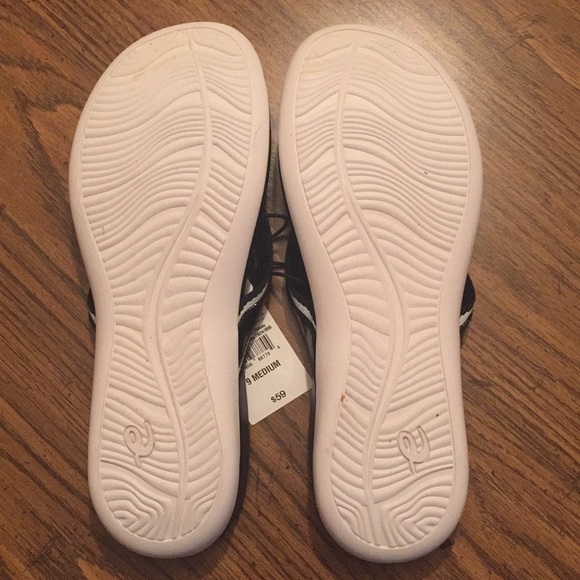 Easy Spirit sandals - Picture 2 of 3